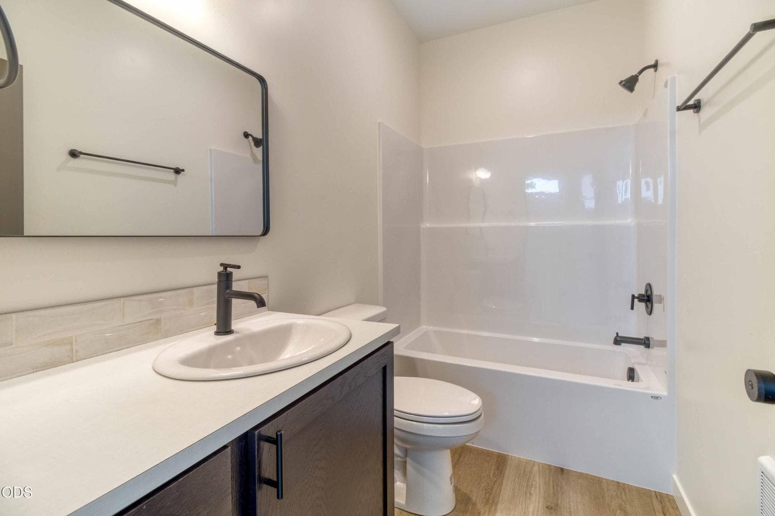 Photo of 894 SE Aquila Drive 17 of 28