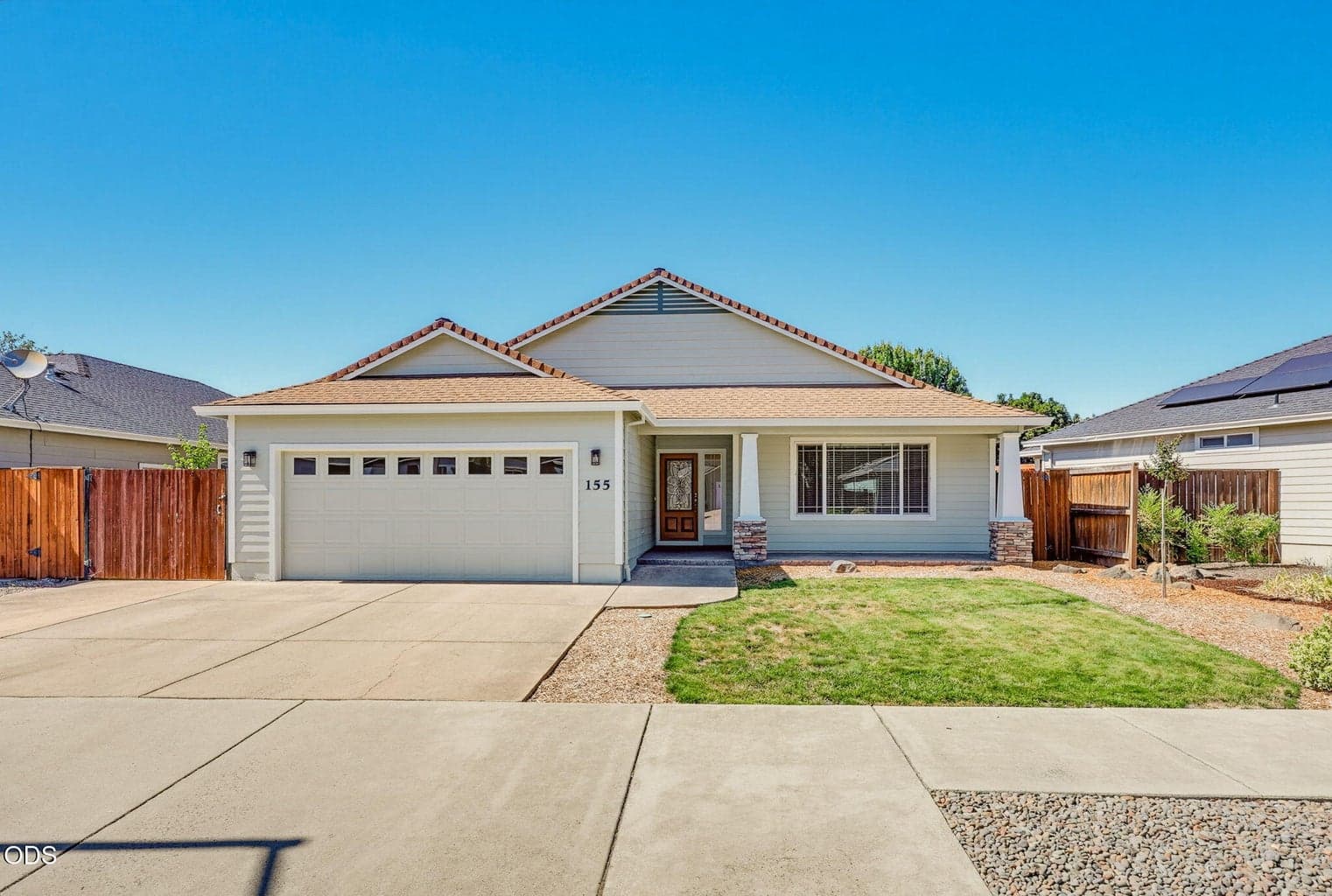Photo of 155 Glenwood Drive 2 of 34