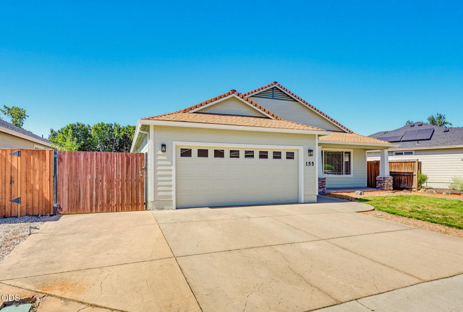 Photo of 155 Glenwood Drive 4 of 34