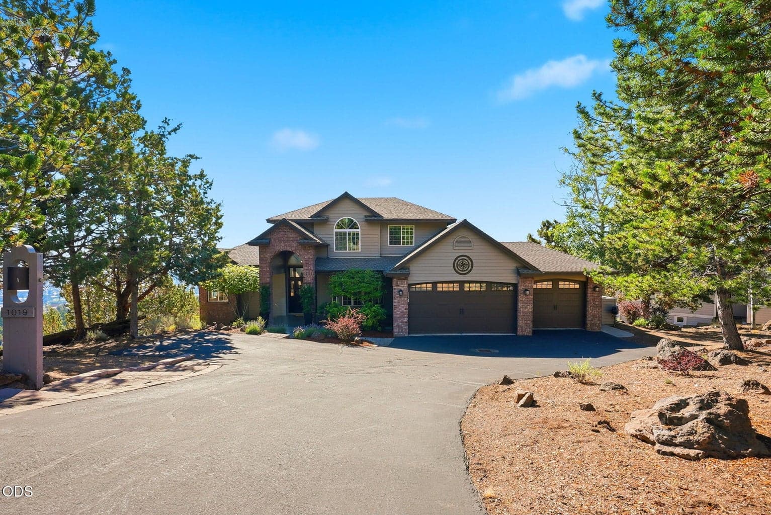Photo of 1019 NW Hale Court 68 of 78
