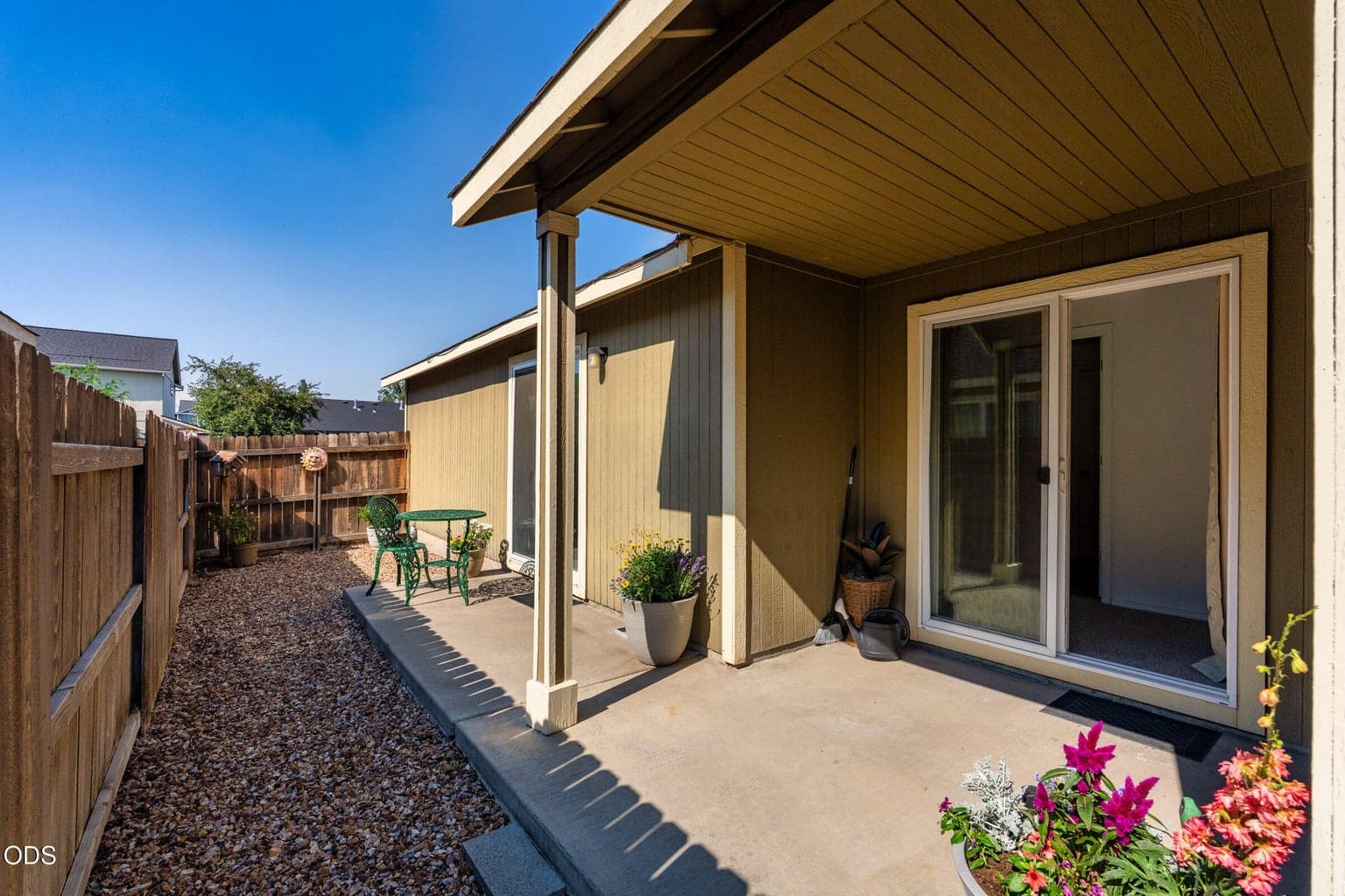 Photo of 3375 SW Obsidian Avenue 14 of 39