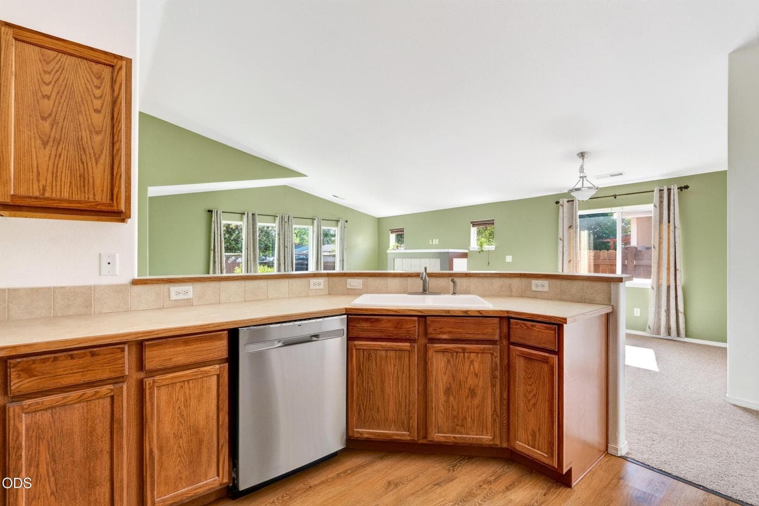 Photo of 3375 SW Obsidian Avenue 13 of 39