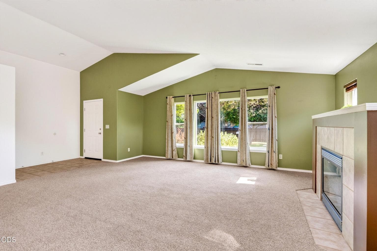 Photo of 3375 SW Obsidian Avenue 7 of 39