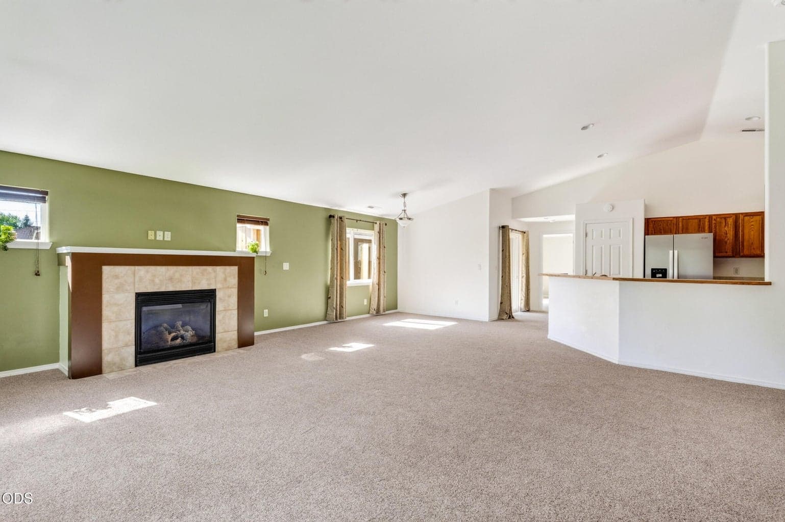 Photo of 3375 SW Obsidian Avenue 10 of 39