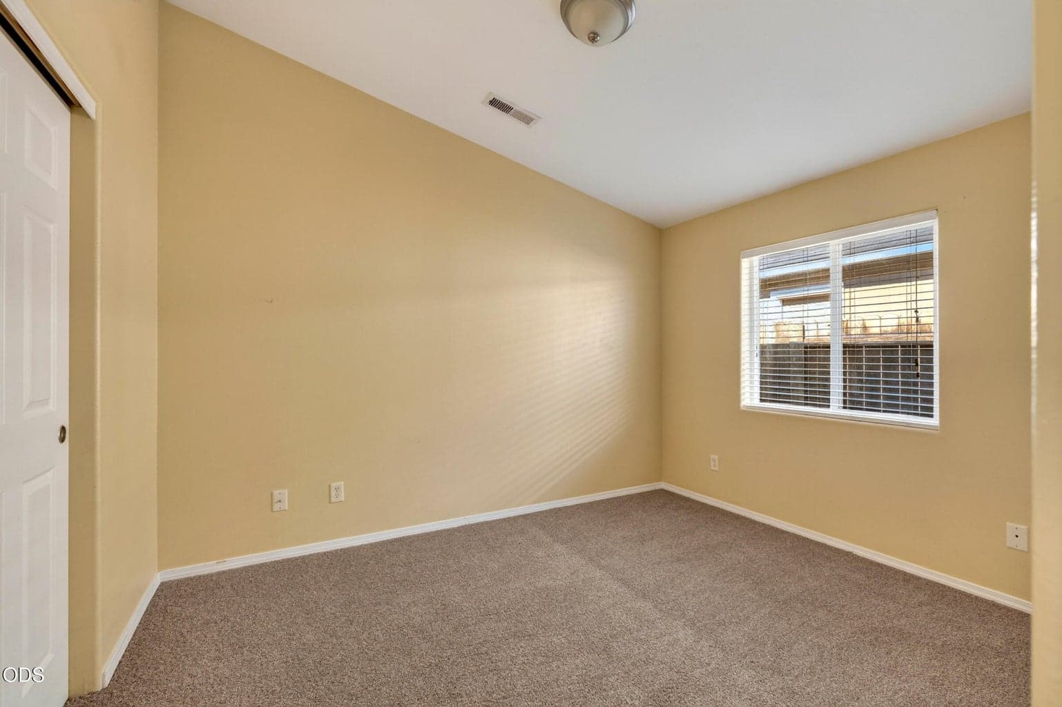 Photo of 3375 SW Obsidian Avenue 27 of 39