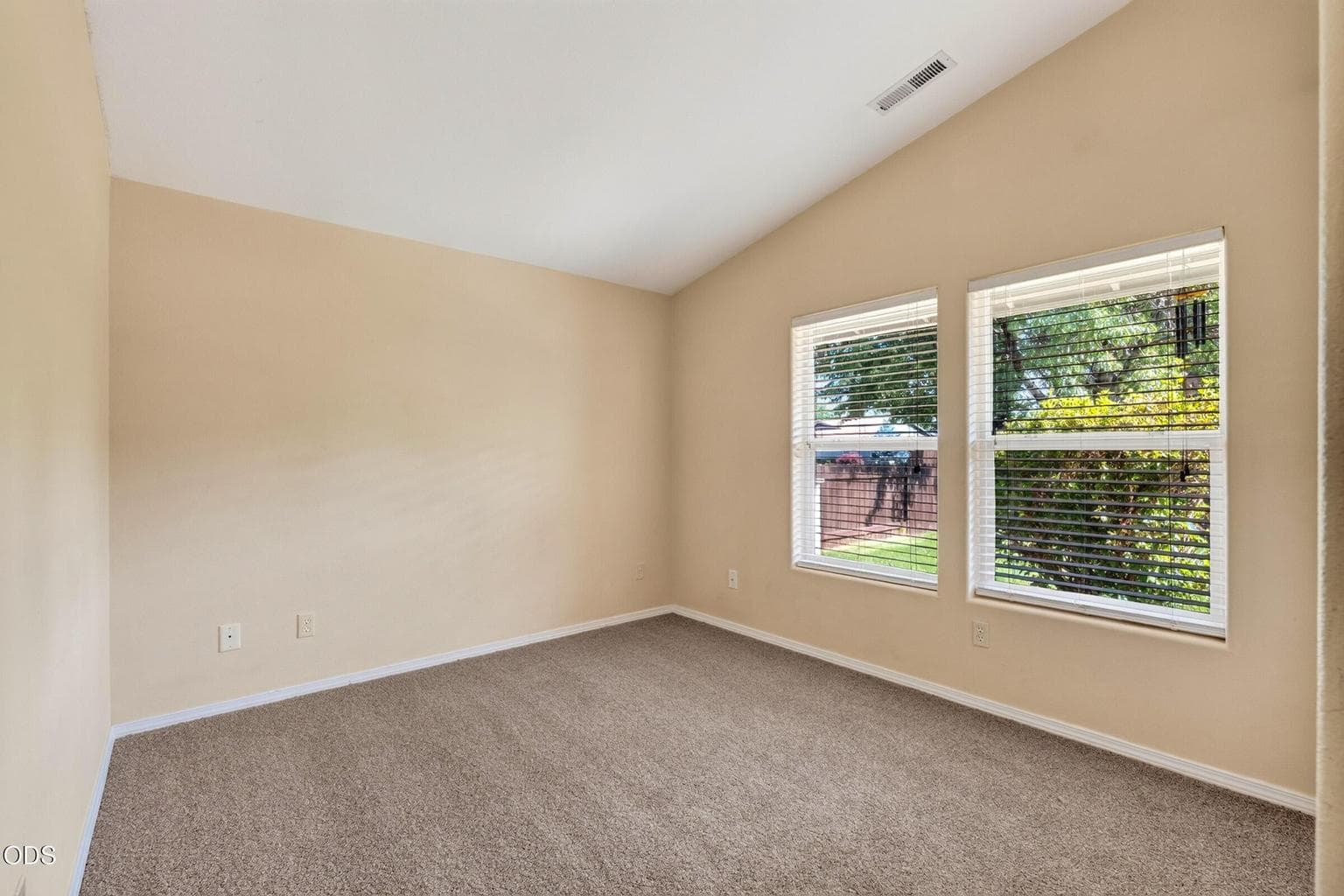 Photo of 3375 SW Obsidian Avenue 23 of 39