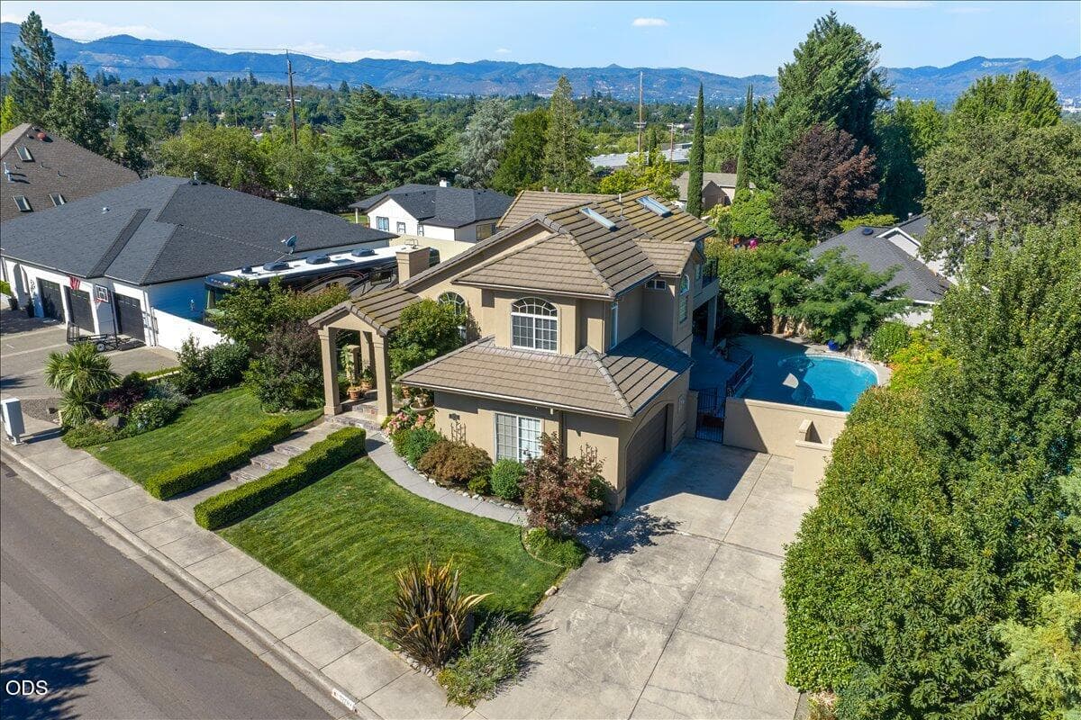 Photo of 3270 Larue Drive 3 of 40