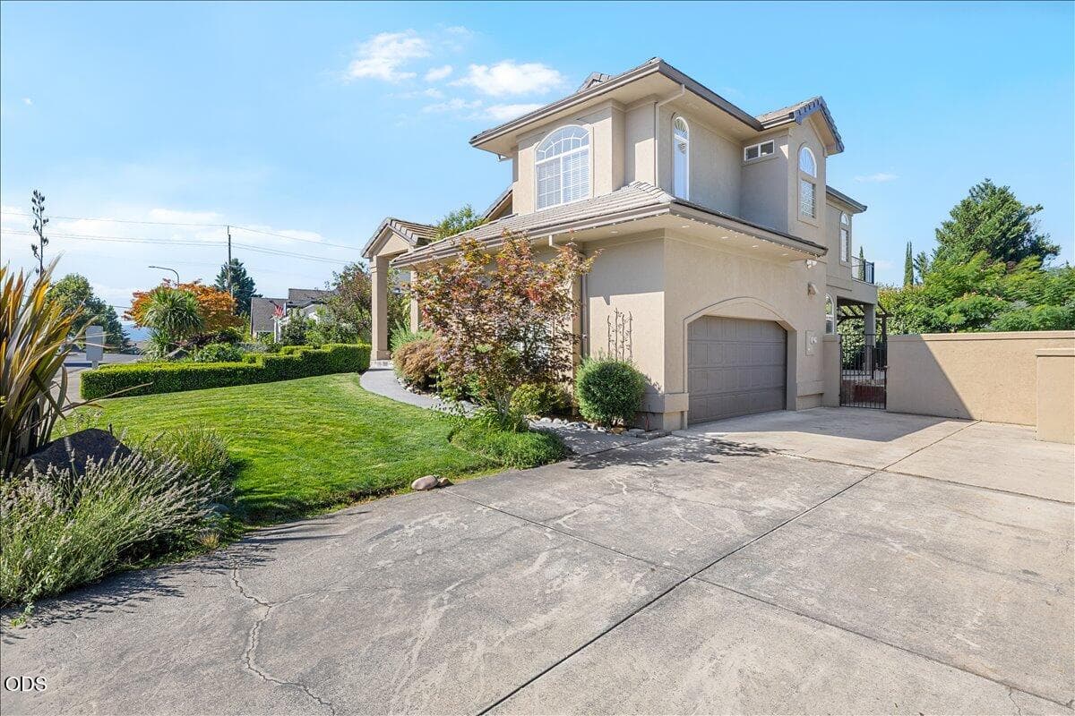 Photo of 3270 Larue Drive 4 of 40