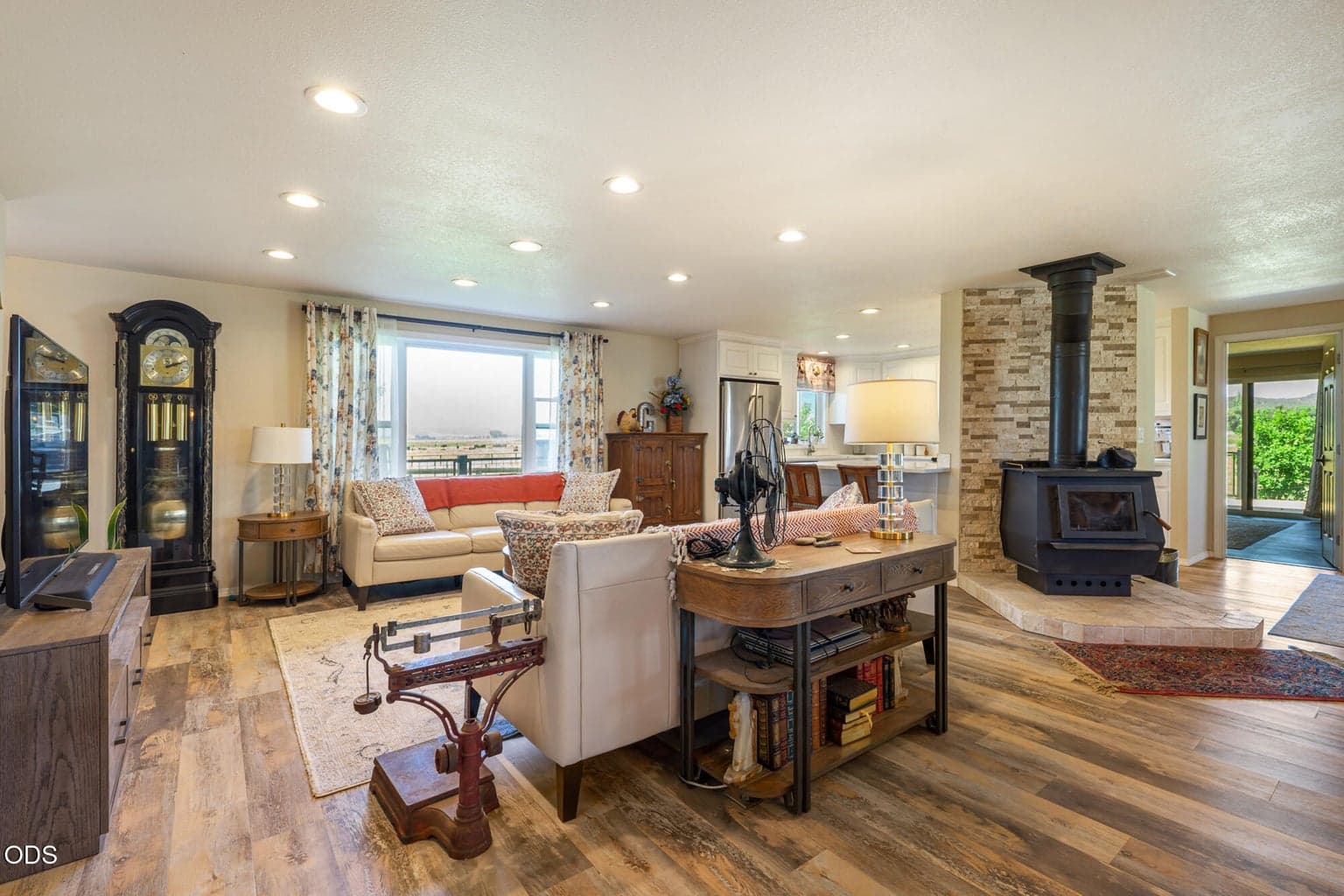 Photo of 7800 NW Lamonta Road 10 of 33