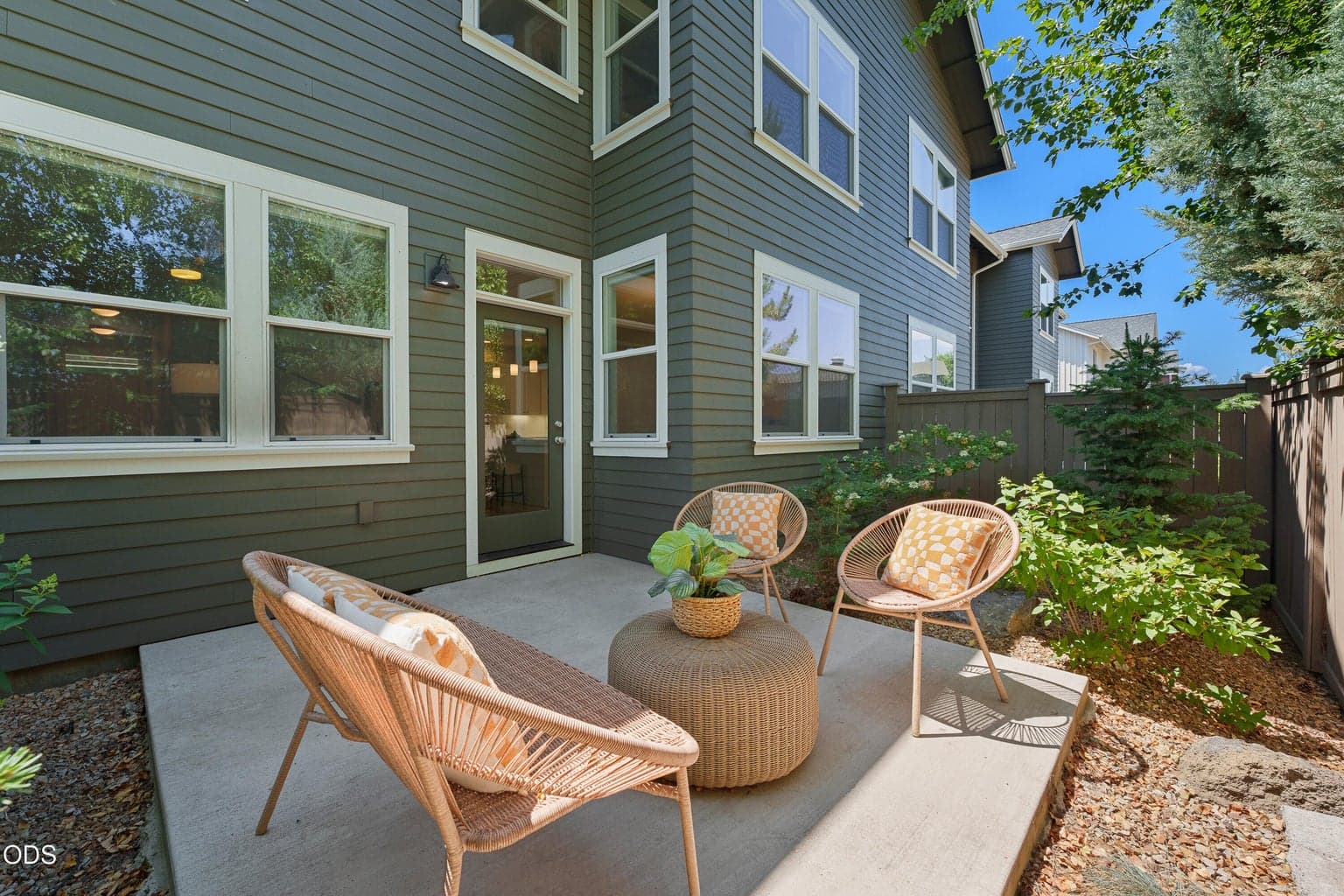 Photo of 750 NE Isabella Lane 33 of 39