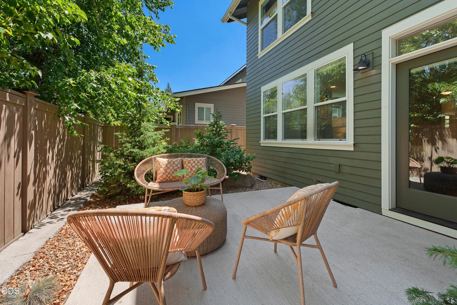 Photo of 750 NE Isabella Lane 34 of 39