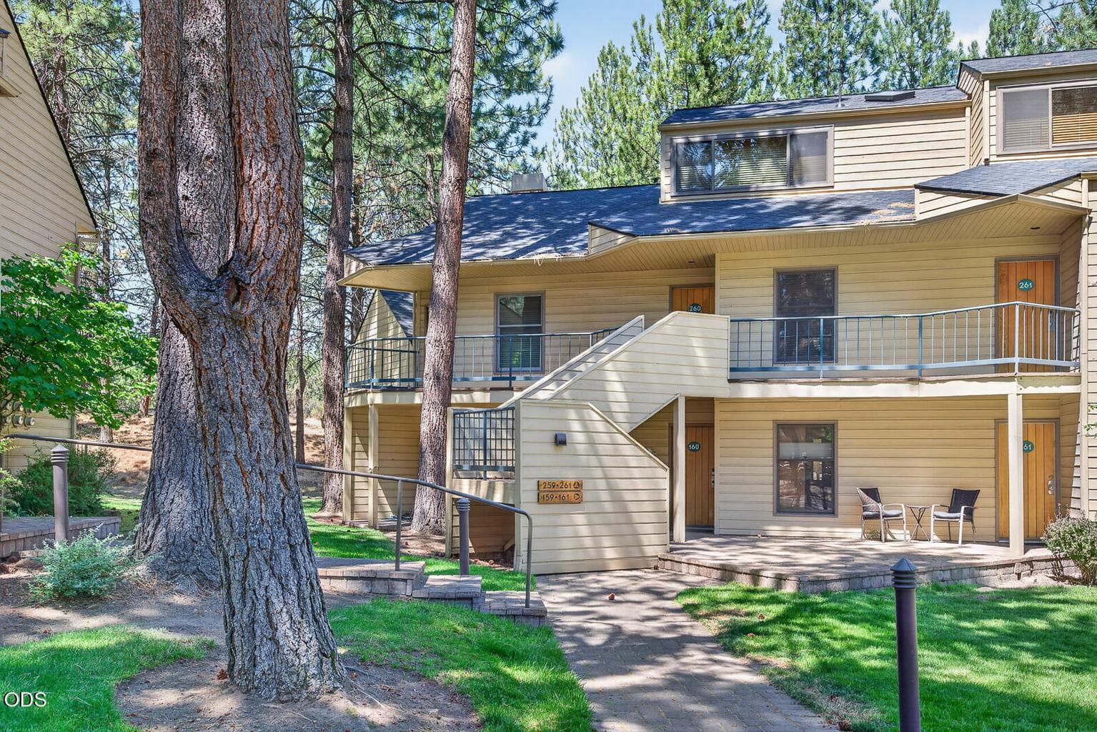 Photo of 19717 SW Mount Bachelor Drive 1 of 24