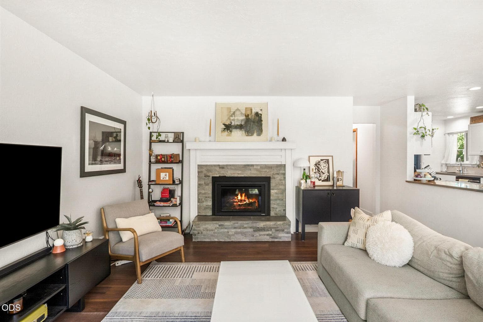 Photo of 1278 NW Vicksburg Avenue 16 of 35