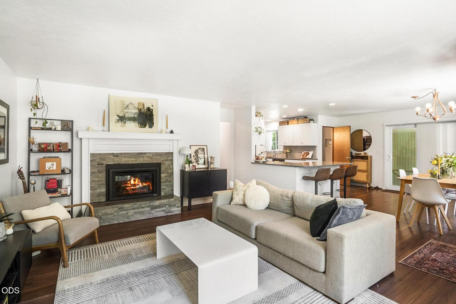 Photo of 1278 Vicksburg Avenue 3 of 35