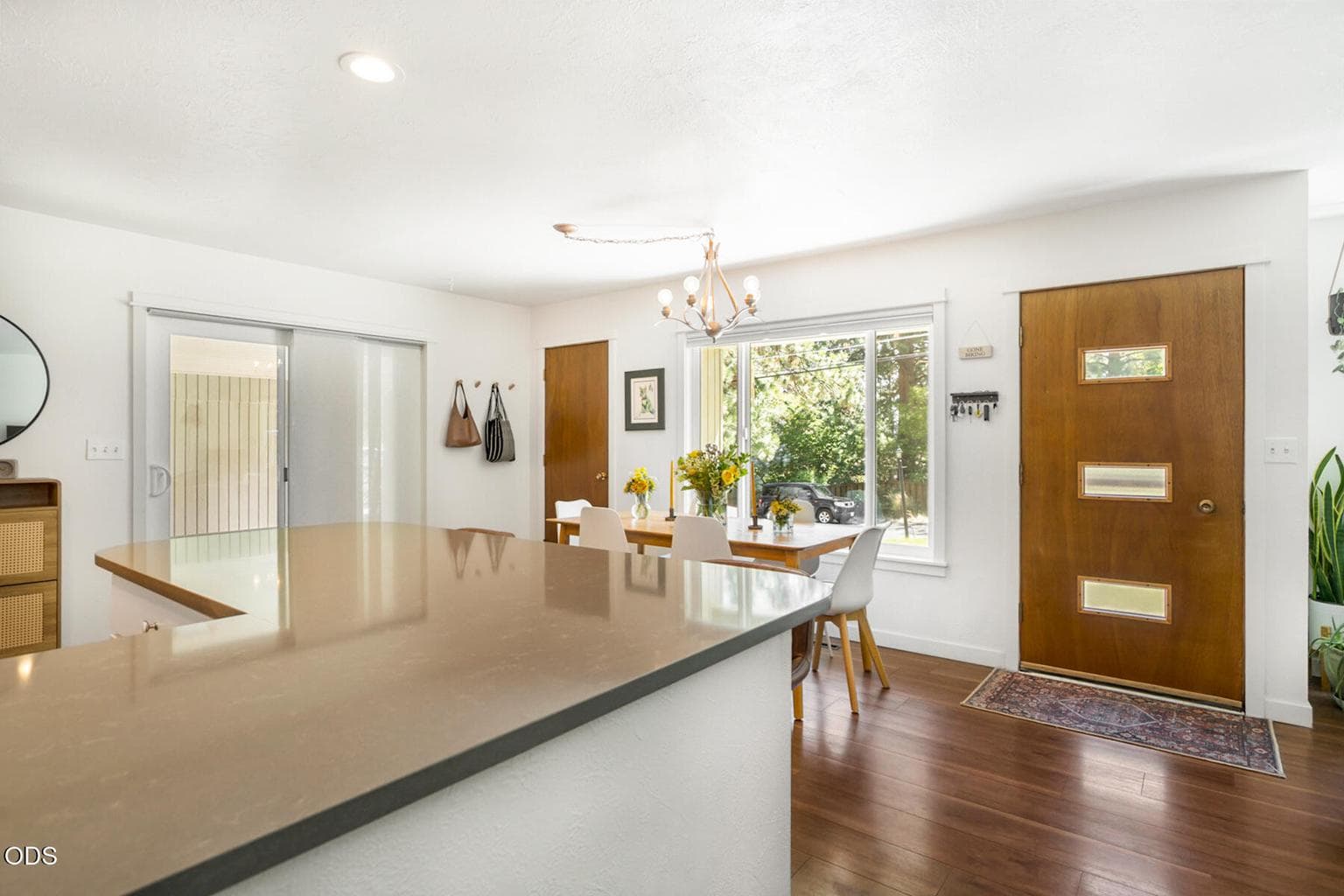 Photo of 1278 NW Vicksburg Avenue 18 of 35