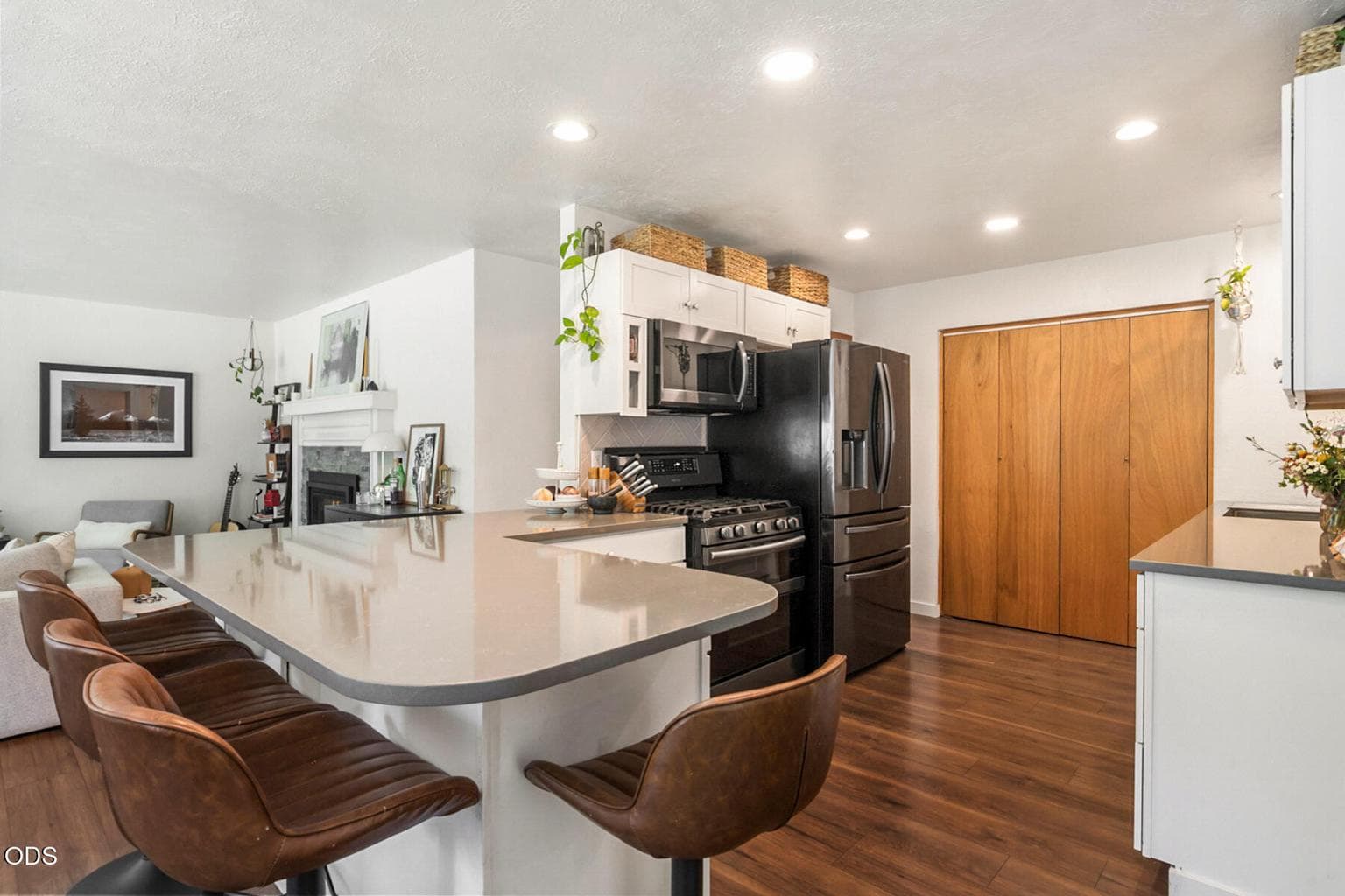 Photo of 1278 NW Vicksburg Avenue 20 of 35