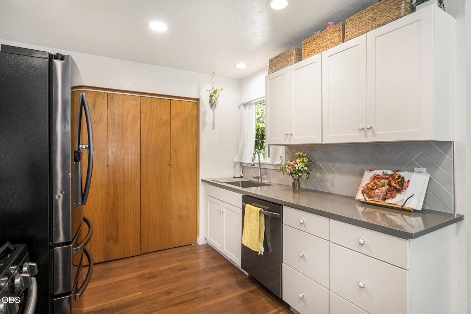 Photo of 1278 NW Vicksburg Avenue 21 of 35