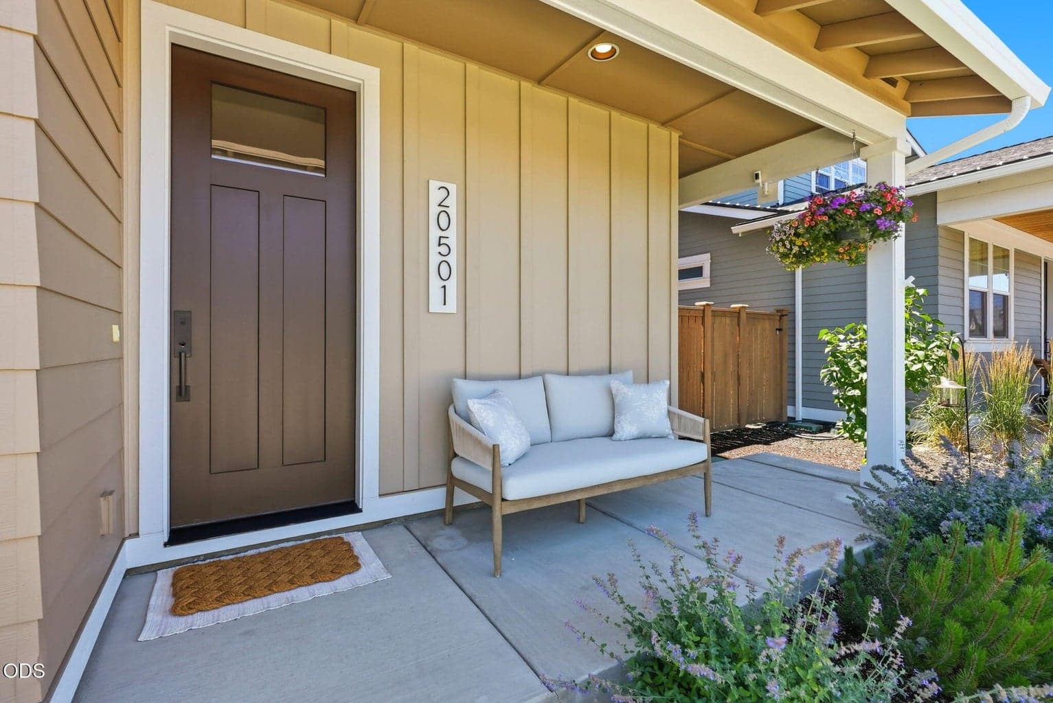 Photo of 20501 Aberdeen Drive 5 of 47