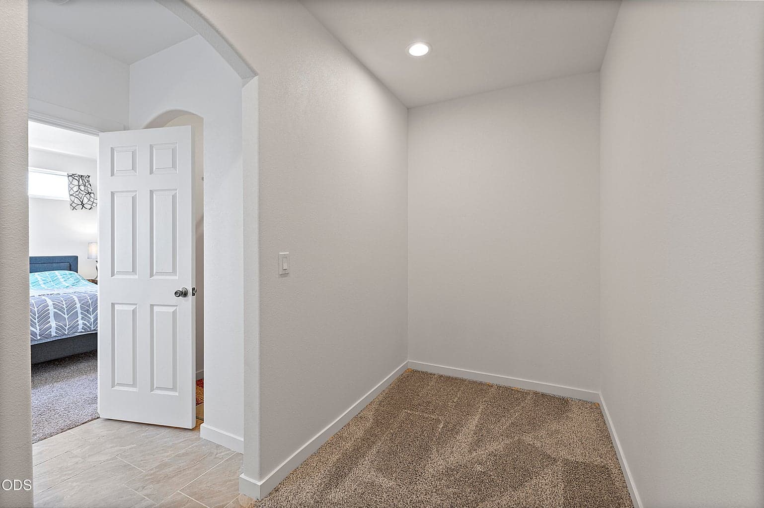 Photo of 976 SE Maui Lane 28 of 32