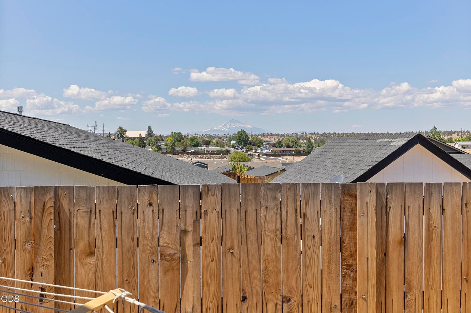 Photo of 976 SE Maui Lane 30 of 32