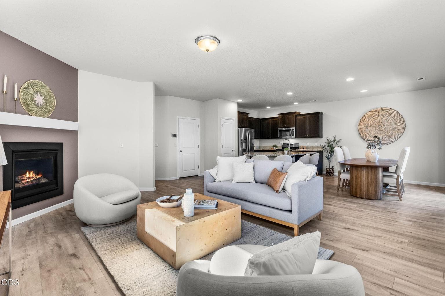 Lots of room to spread out and or entertain