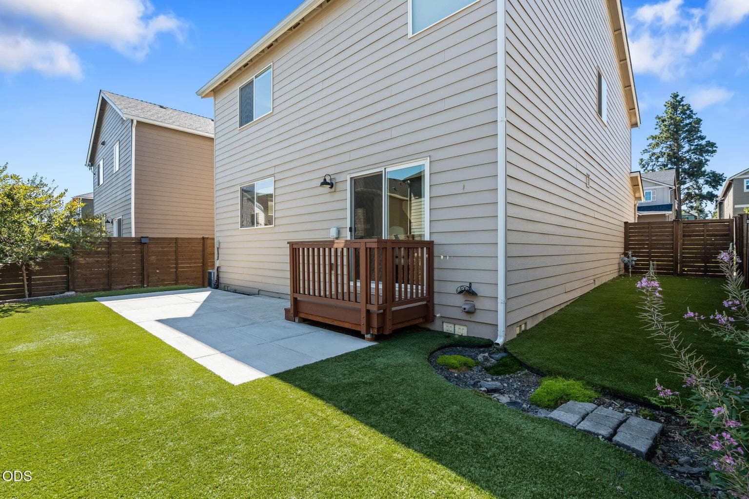 Artificial Turf for easy maitenance