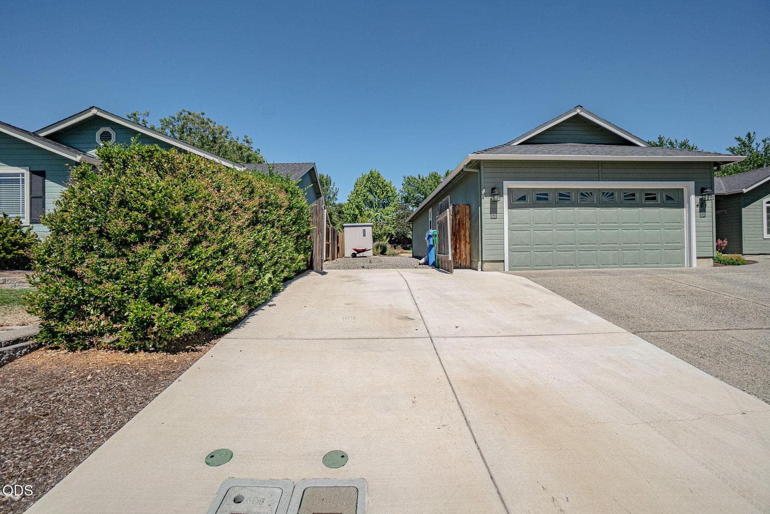 Photo of 481 Westminster Drive 2 of 27