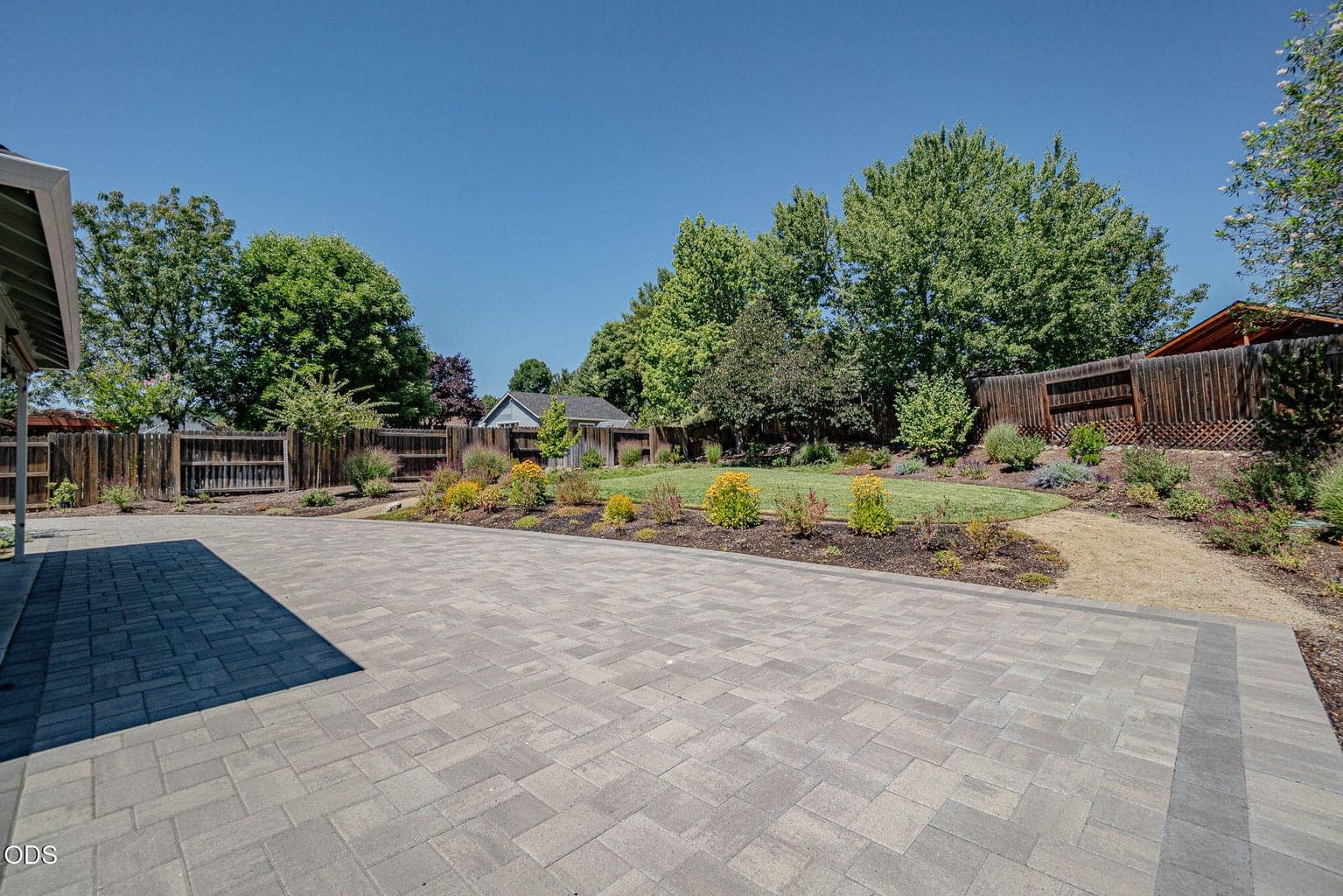 Photo of 481 Westminster Drive 4 of 27