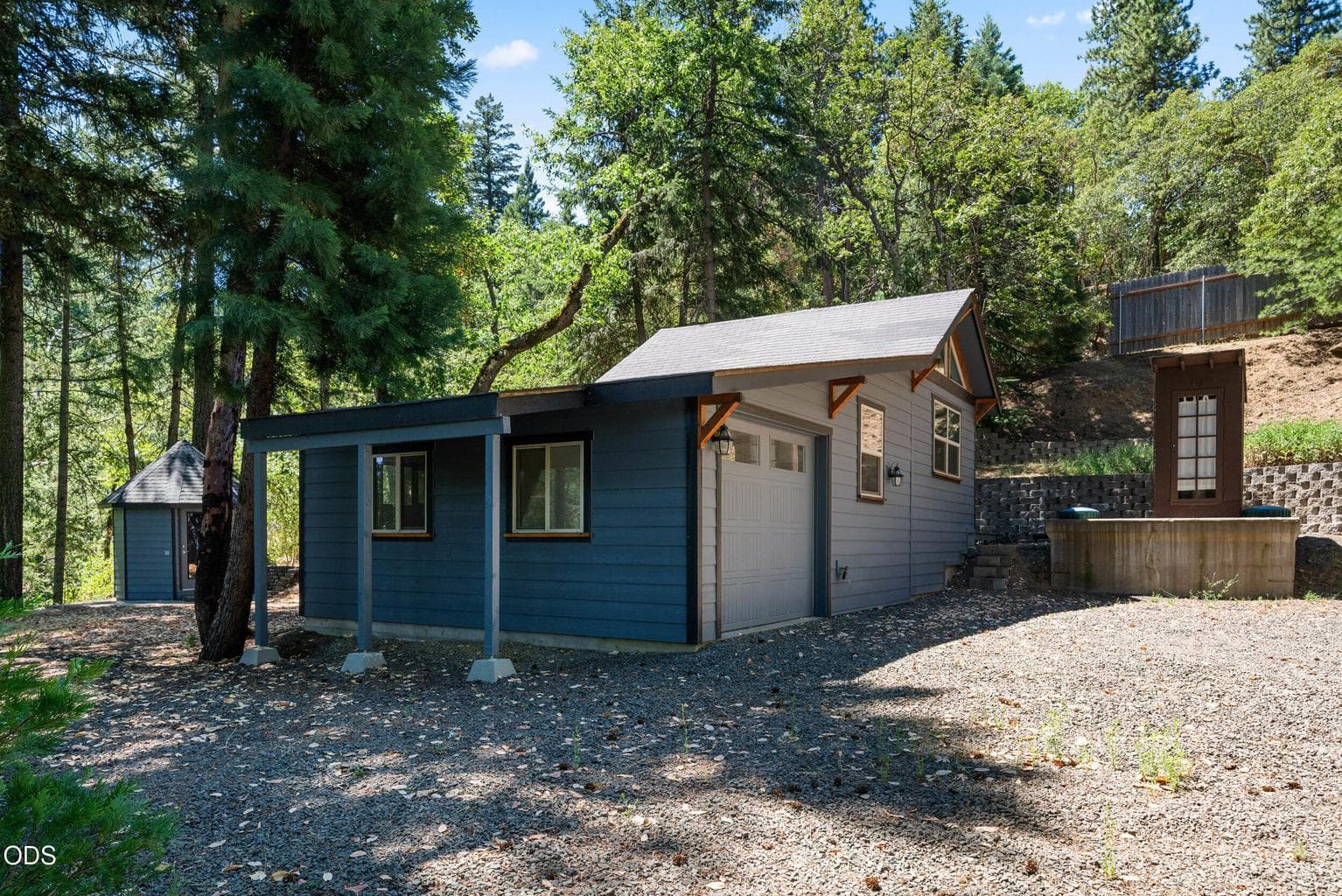 Photo of 4712 Old Highway 99 5 of 35