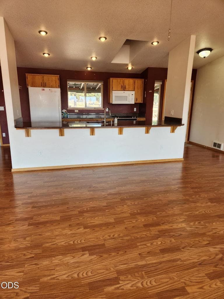 Photo of 8152 Paious Drive 5 of 29