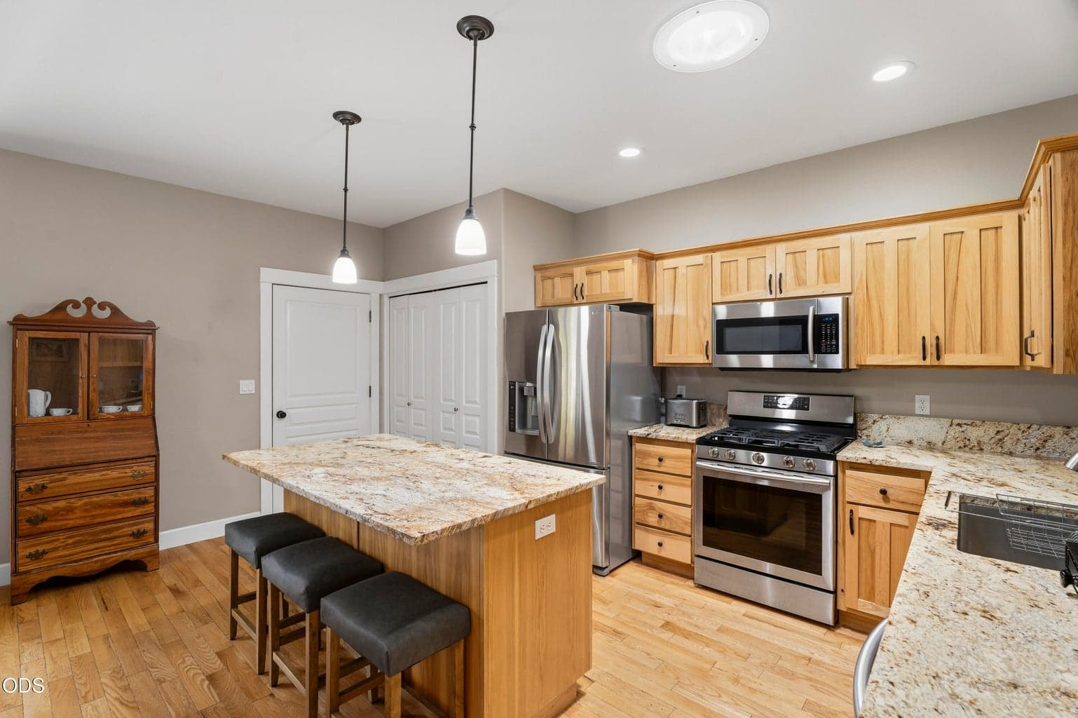 Photo of 61242 Brookhollow Drive 8 of 27
