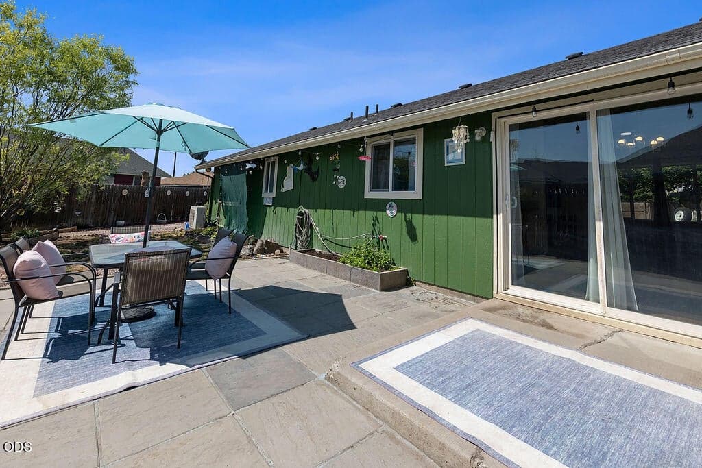 Photo of 1527 NE Larry Court 13 of 19