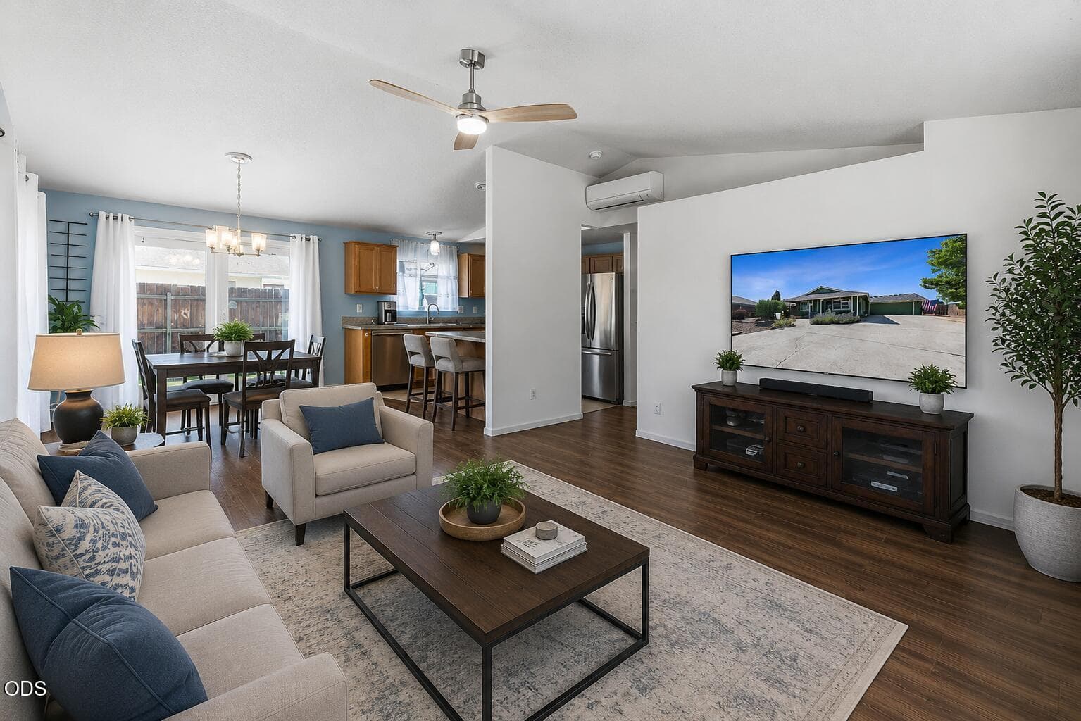 Photo of 1527 Larry Court 3 of 19