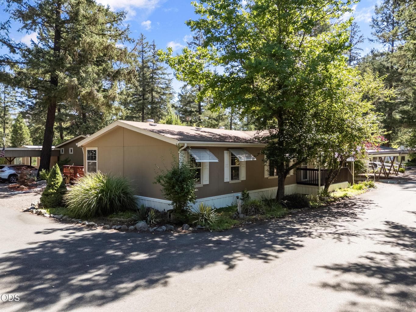 Photo of 537 Thompson Creek Road 2 of 40