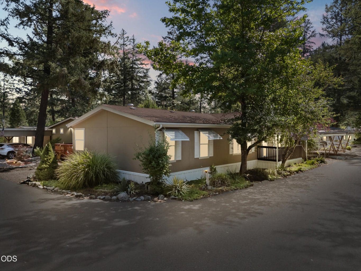 Photo of 537 Thompson Creek Road 1 of 40