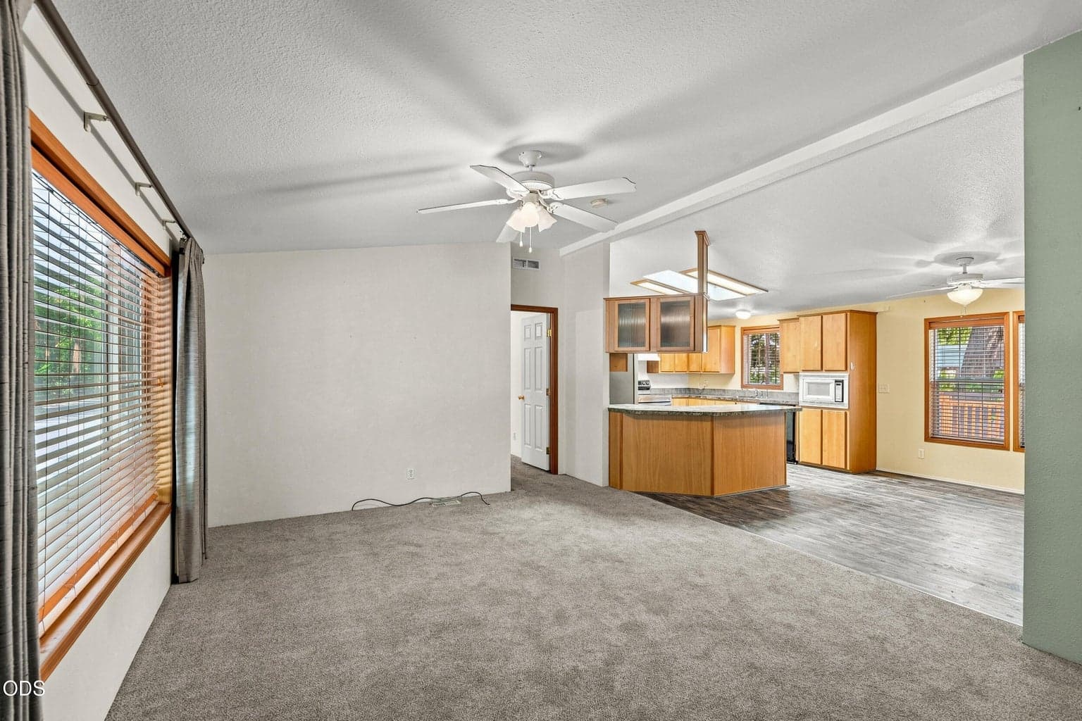 Photo of 537 Thompson Creek Road 4 of 40