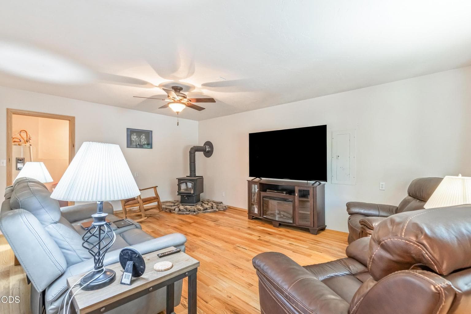 Photo of 16018 Park Drive 5 of 27