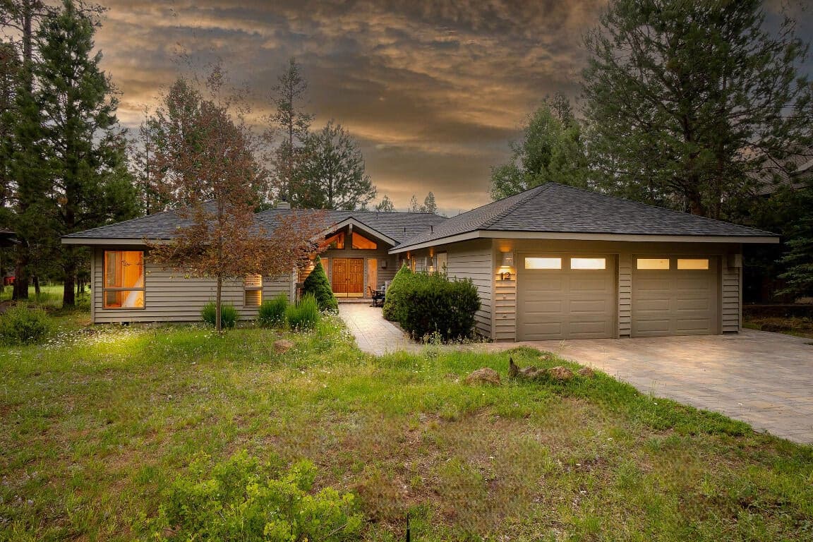Photo of 57716 Vine Maple Lane 1 of 21