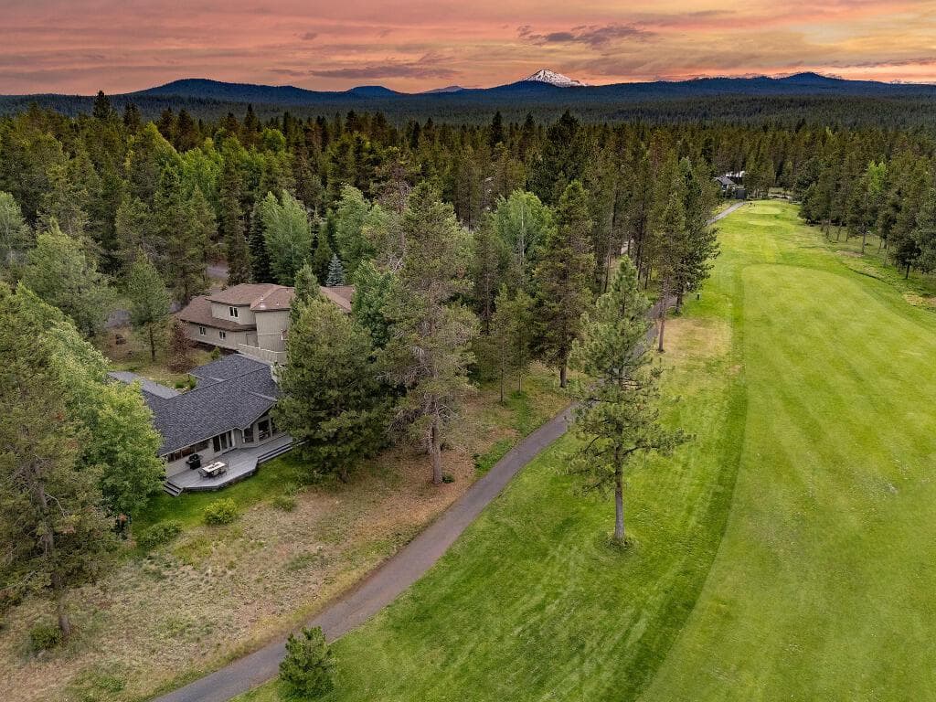 Photo of 57716 Vine Maple Lane 4 of 21