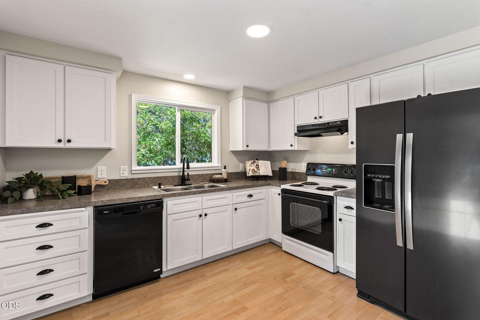 Photo of 61579 Rockway Terrace 11 of 24