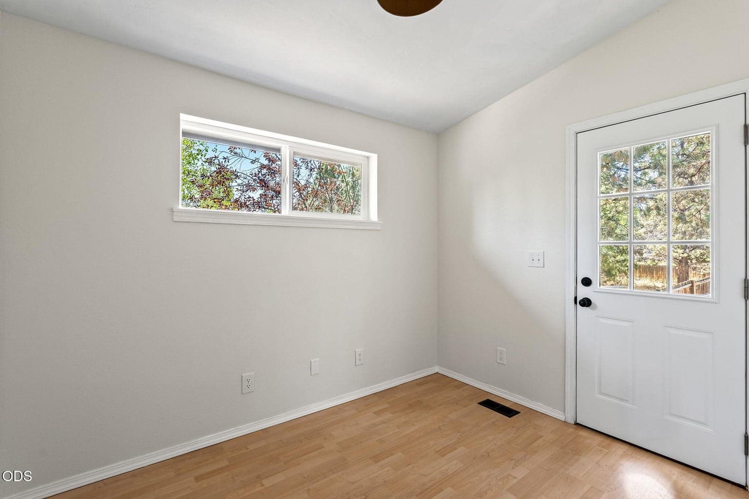 secondary bedroom (2 of 2)