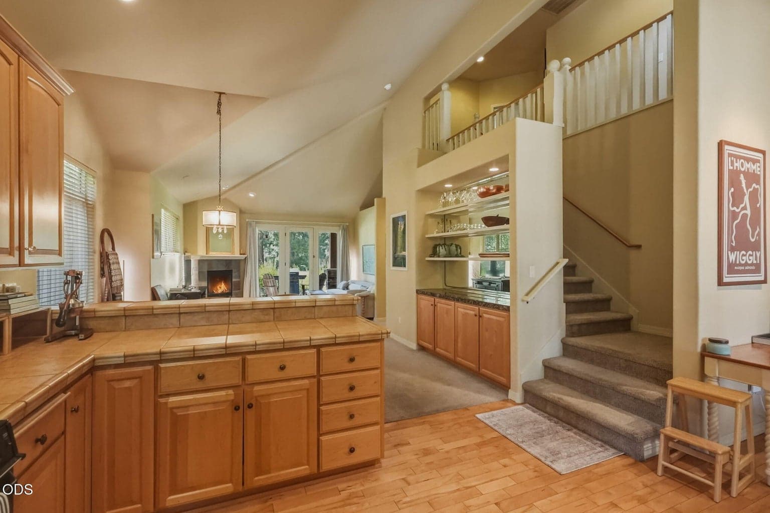 Photo of 335 Mount Washington Drive 5 of 31