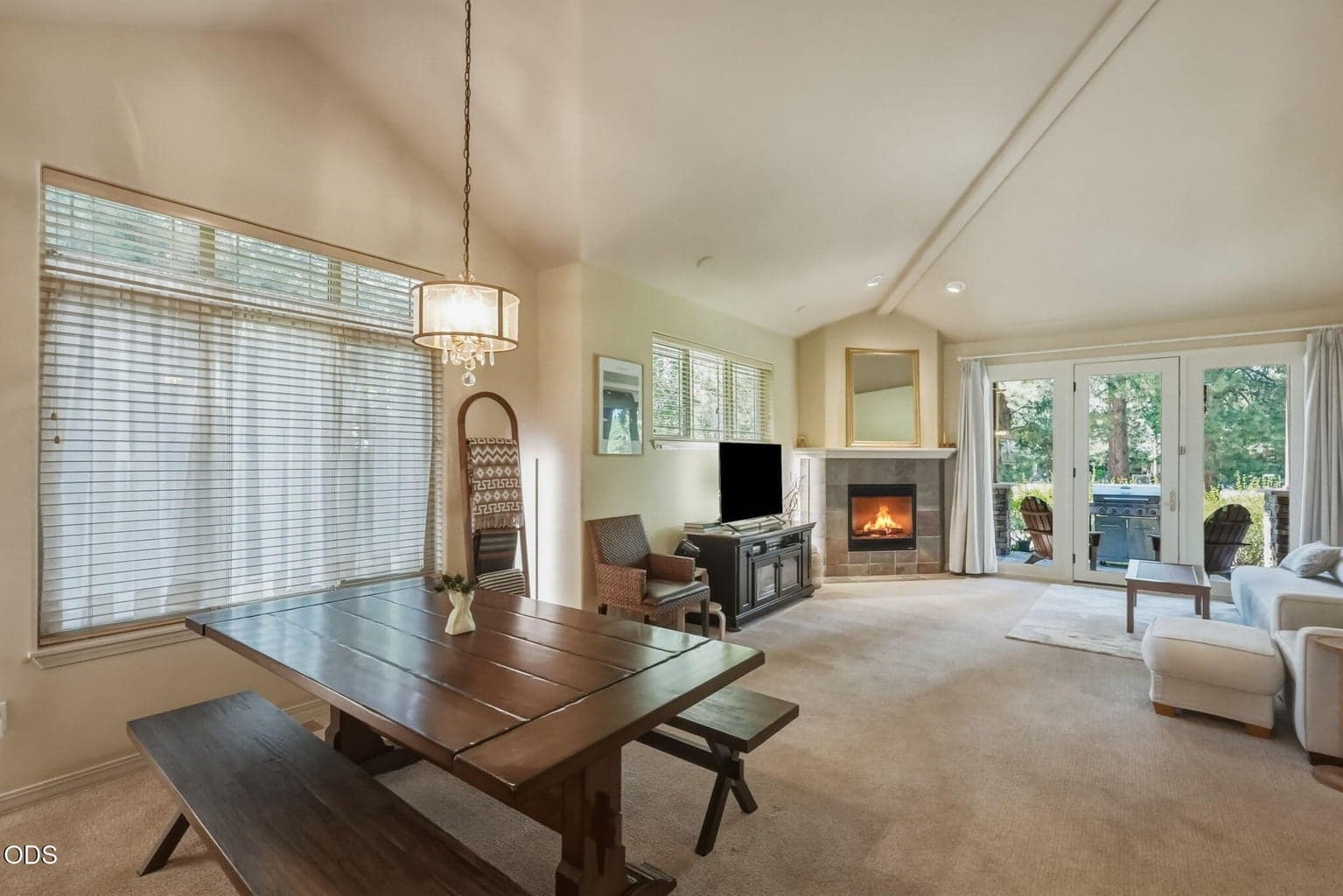Photo of 335 Mount Washington Drive 7 of 31