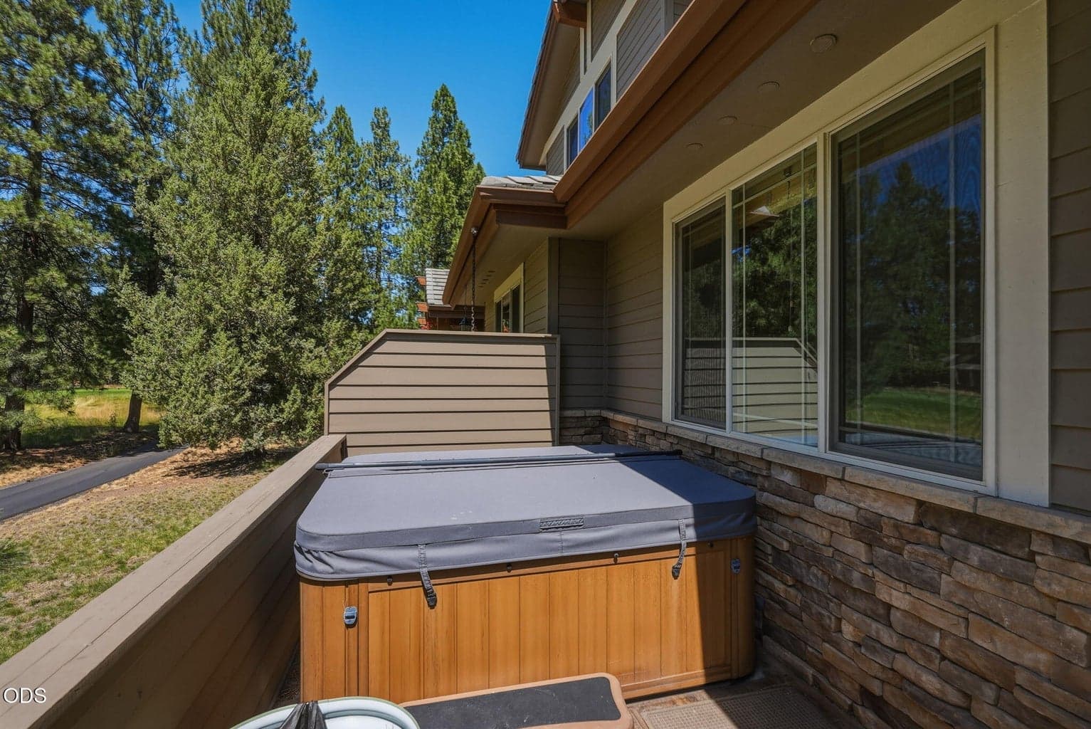 Photo of 335 Mount Washington Drive 26 of 31