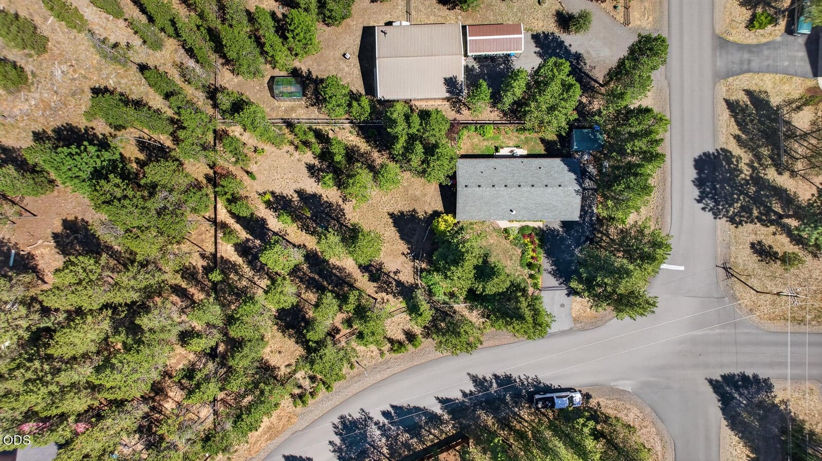 Abuts to 40 acres of forest land