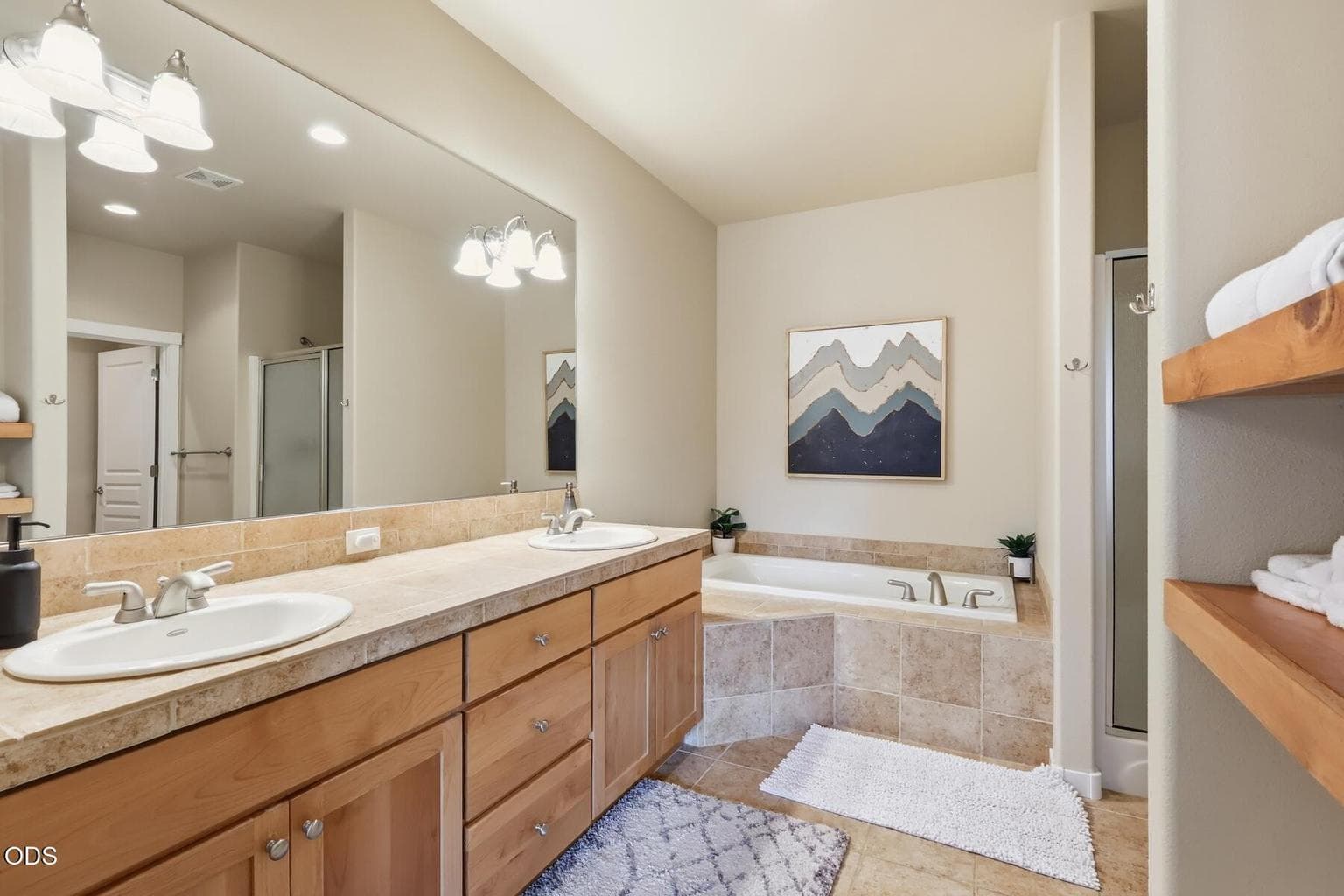 Photo of 10614 Village Loop 22 of 39