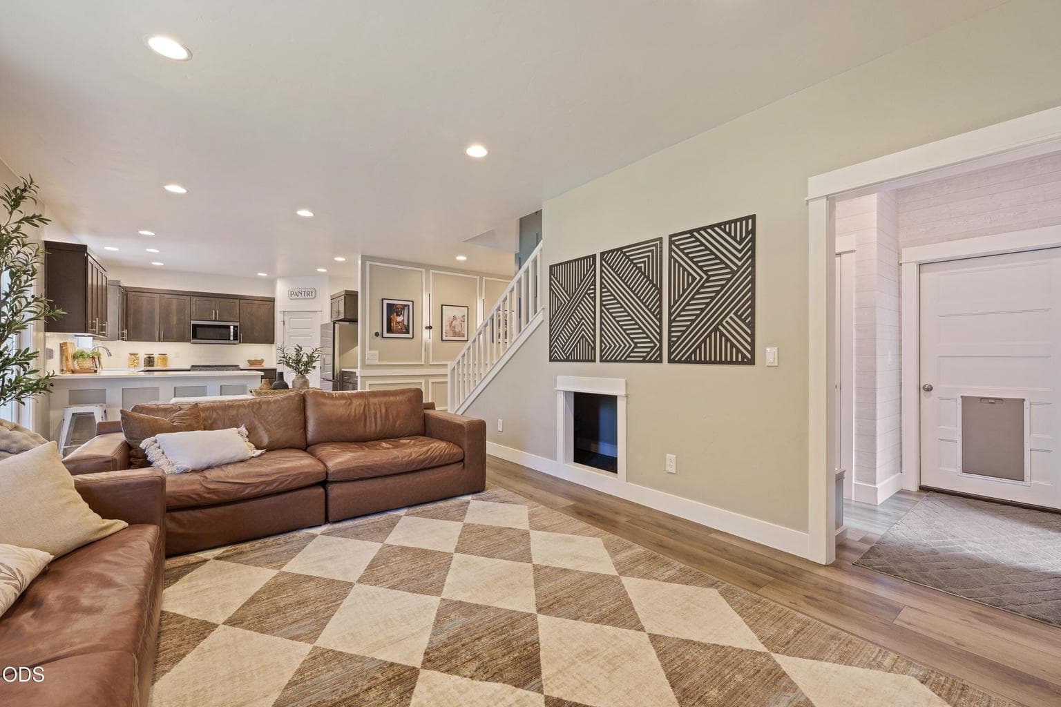 Photo of 2409 NE Robinson Street 20 of 71