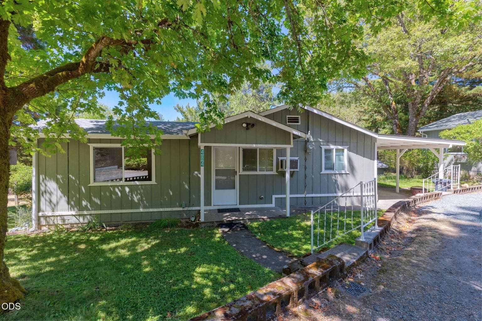 Photo of 484 Granite Hill Road 2 of 36