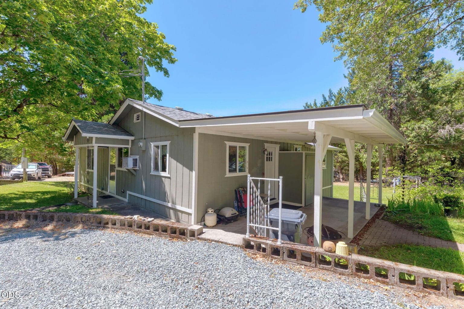 Photo of 484 Granite Hill Road 1 of 36