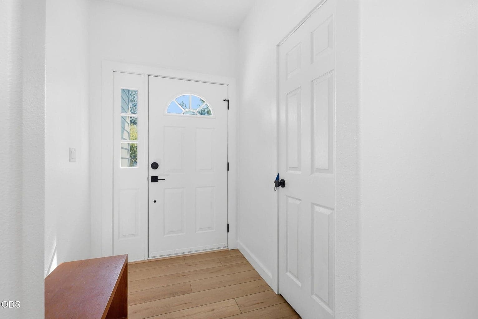 Photo of 947 Sunwood Court 5 of 34